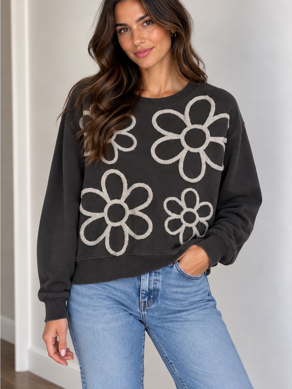 Recycled Threads Women's Black Floral Crewneck Sweater size Large